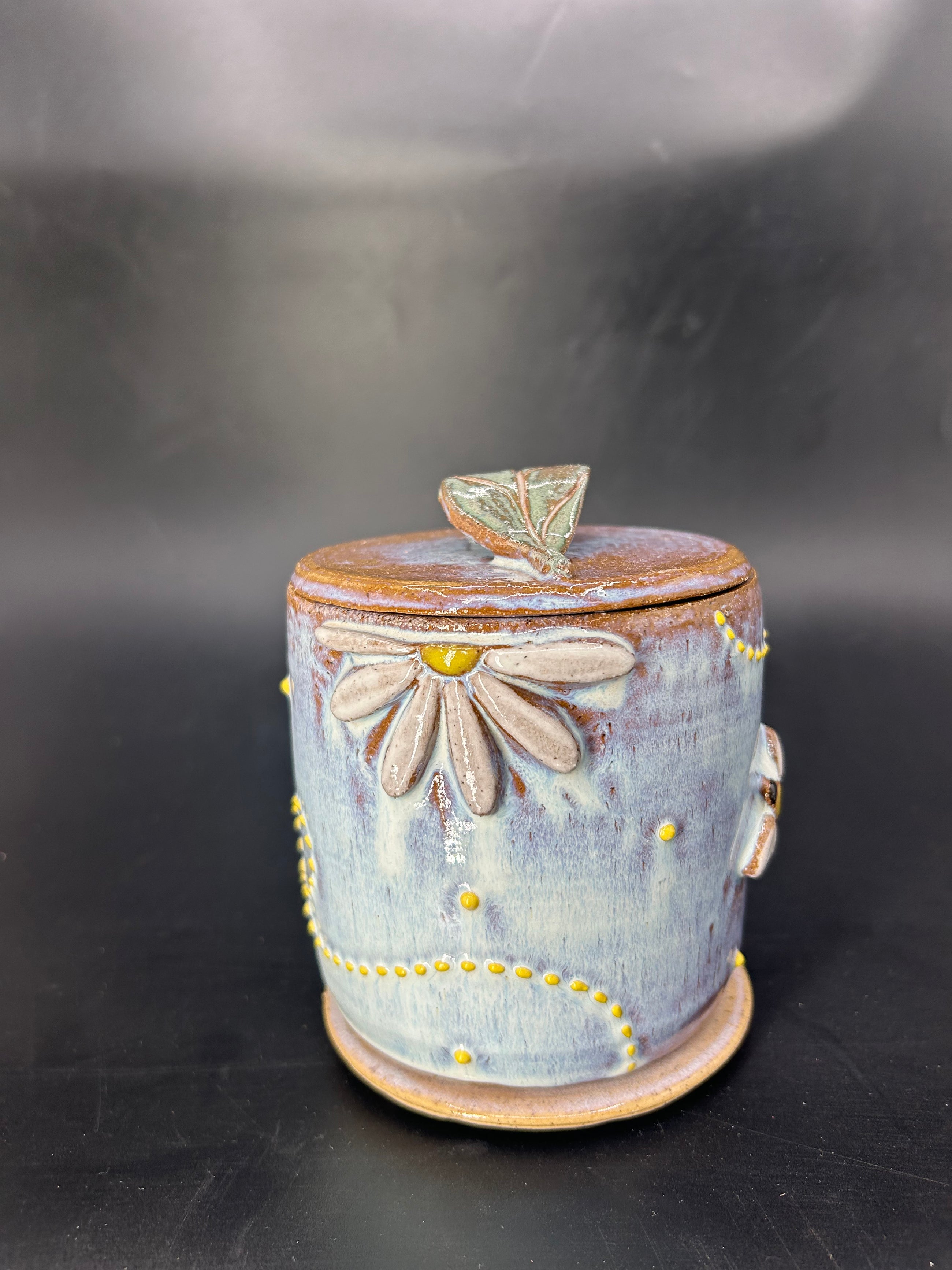 NEW - IMPERFECT WRAP AROUND bee / daisy BUTTER BELL
