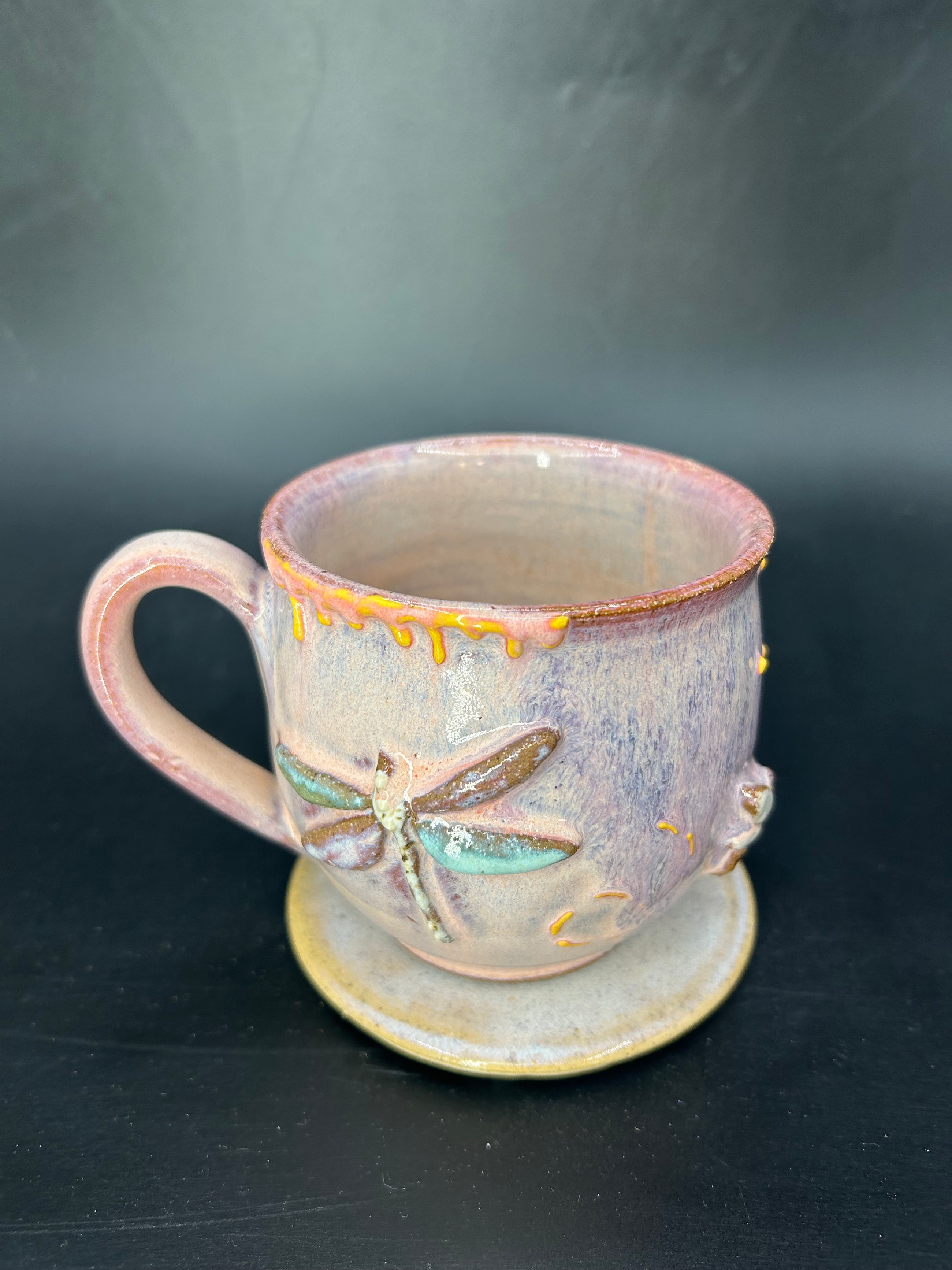 MEDIUM WRAP AROUND - bee / dragonfly mug