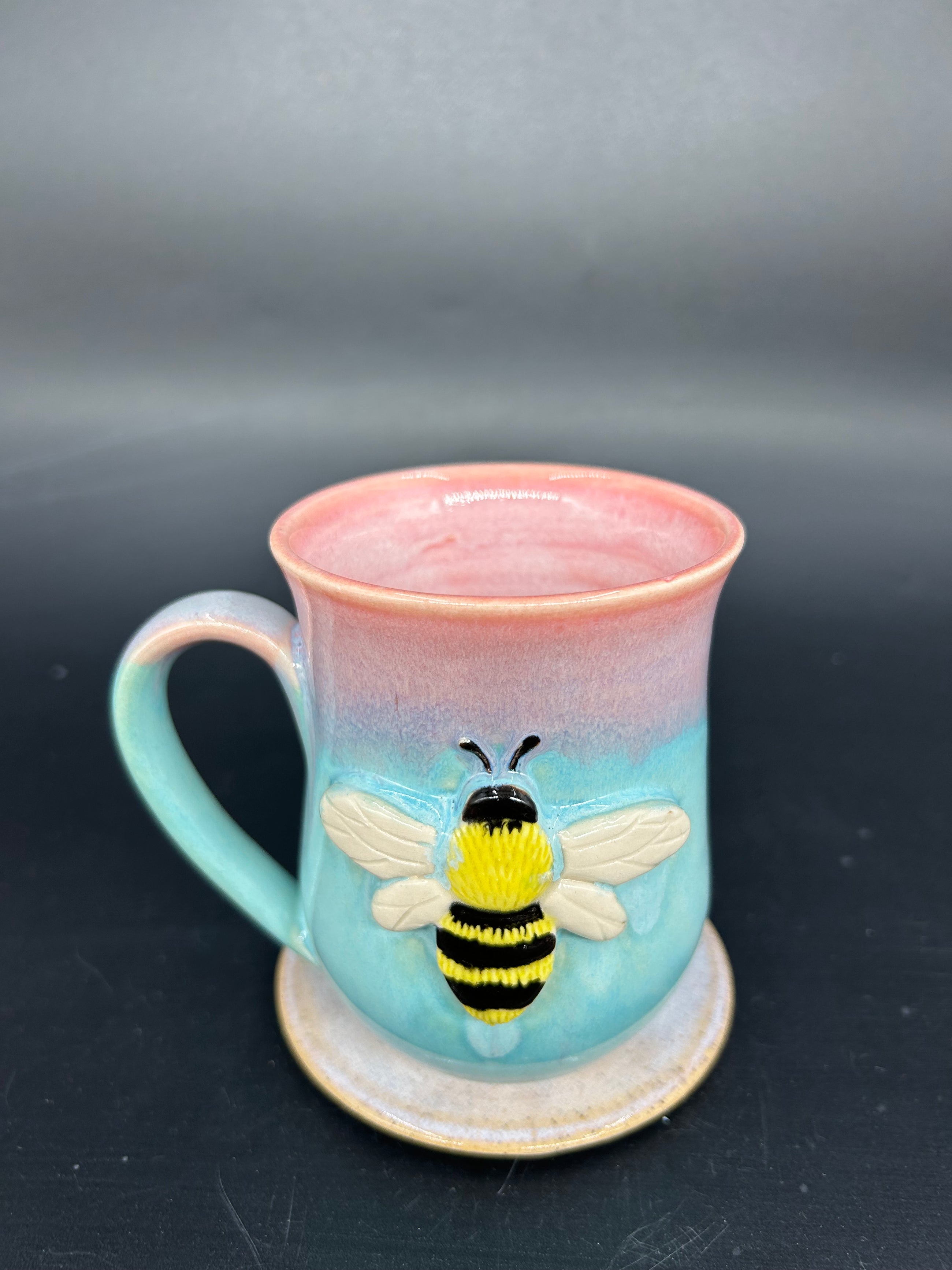 MEDIUM Bee mug 3