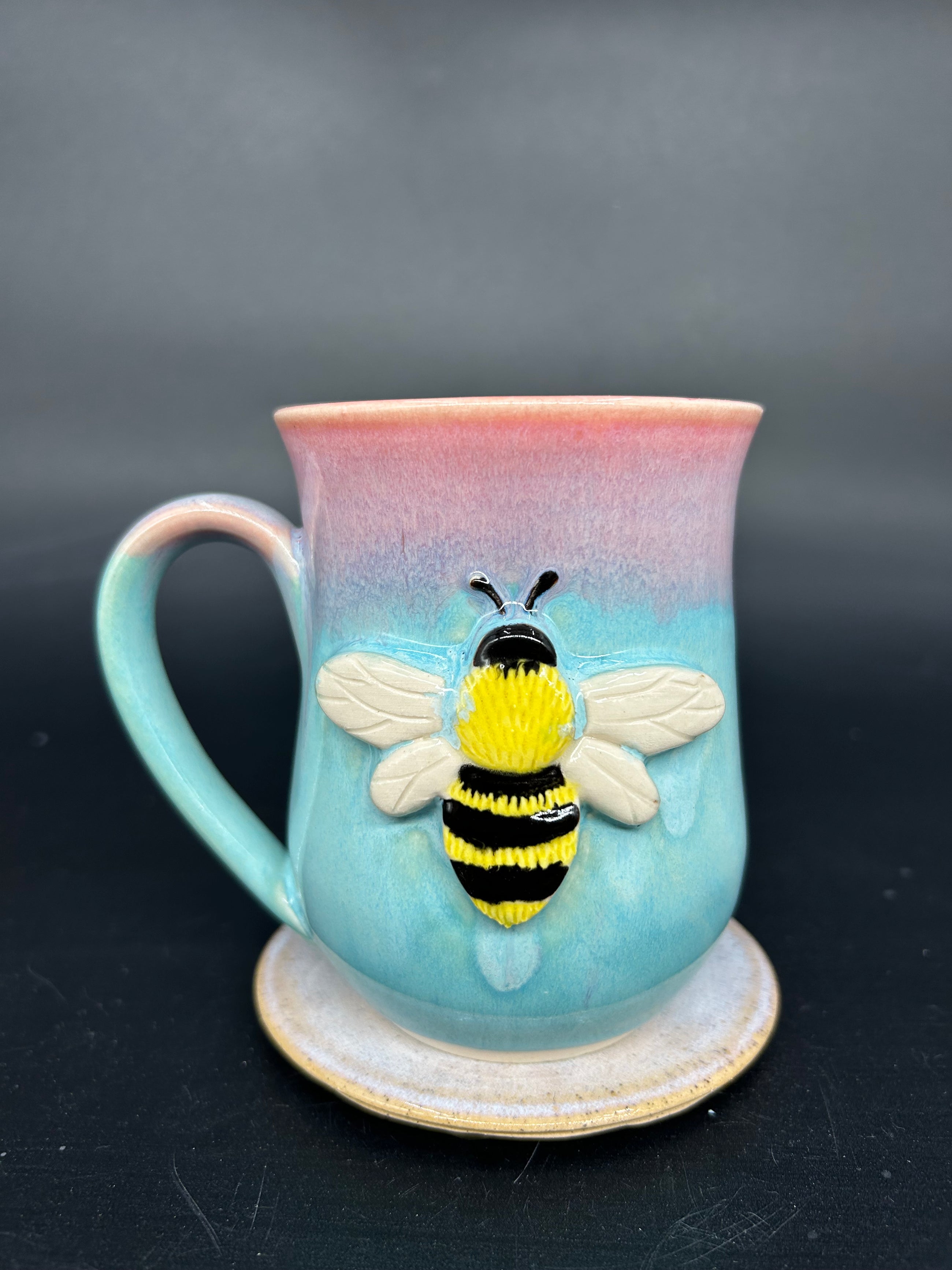 MEDIUM Bee mug 3