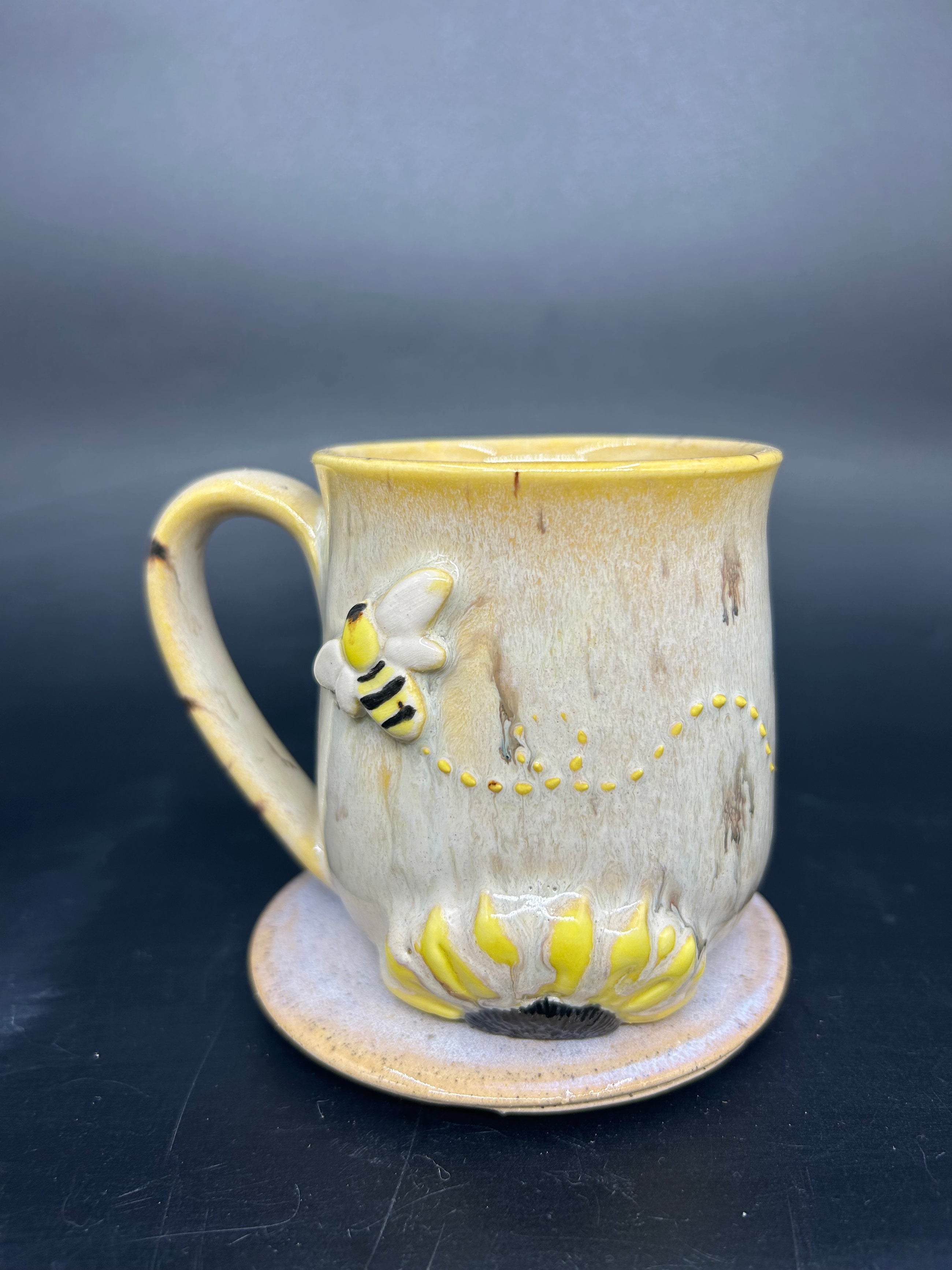 MEDIUM bee mug 3