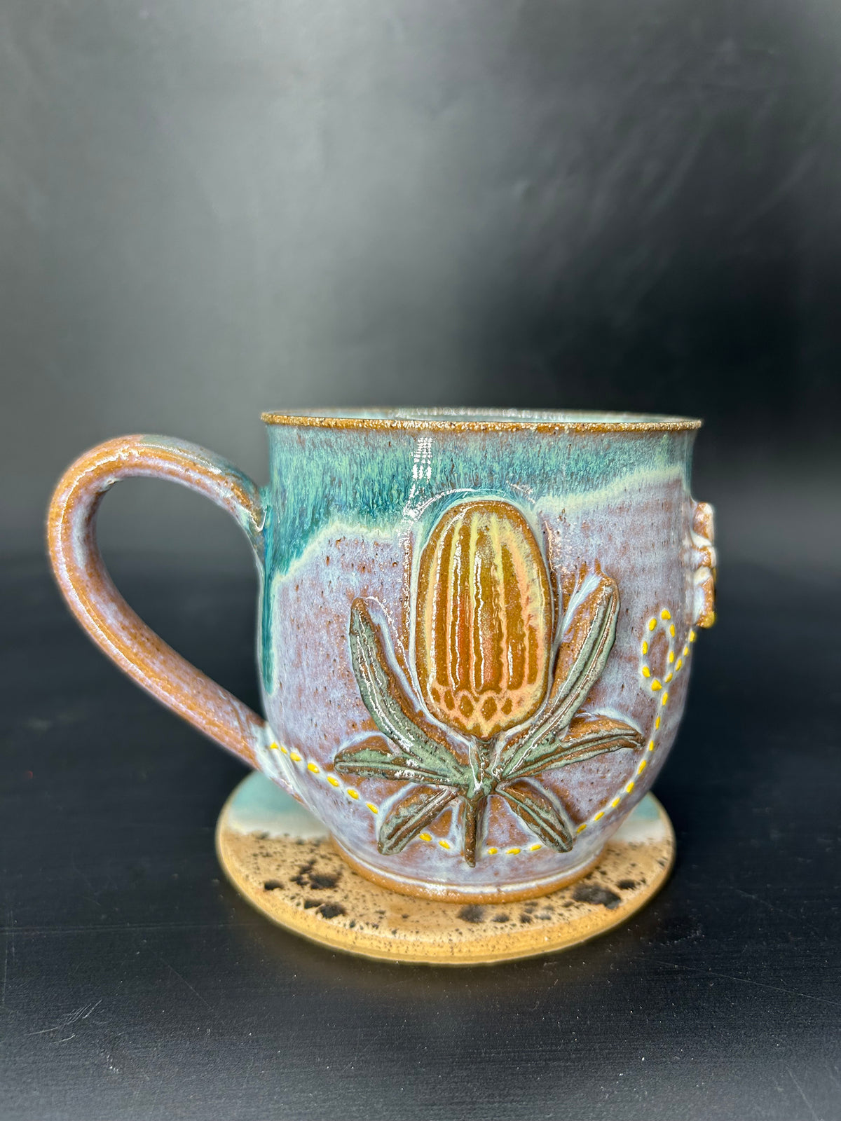 MEDIUM Banksia flower / bee mug 2