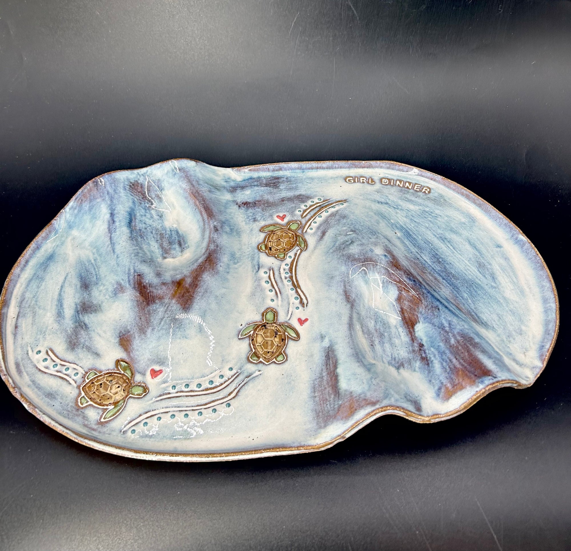 NEW - IMPERFECT MEDIUM GIRL DINNER CHARCUTERIE BOARD - turtle coral