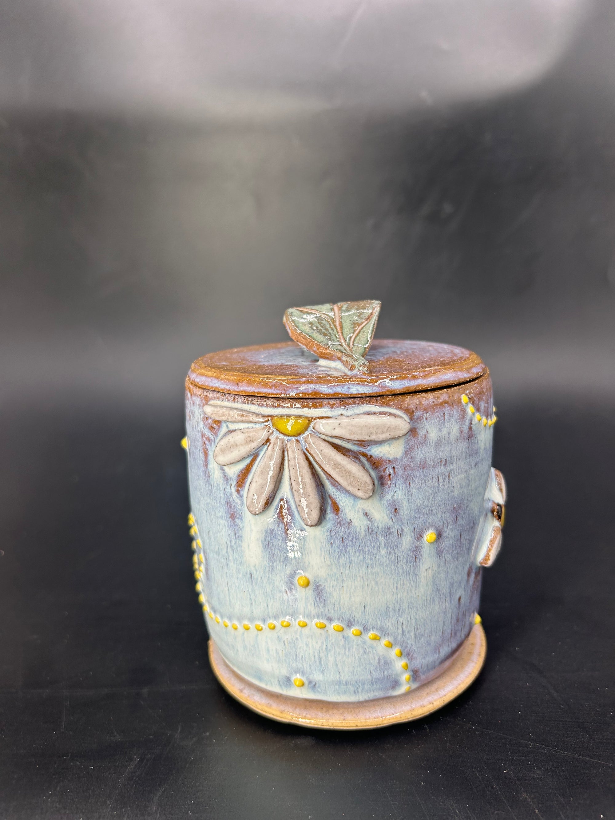 NEW - IMPERFECT WRAP AROUND bee / daisy BUTTER BELL