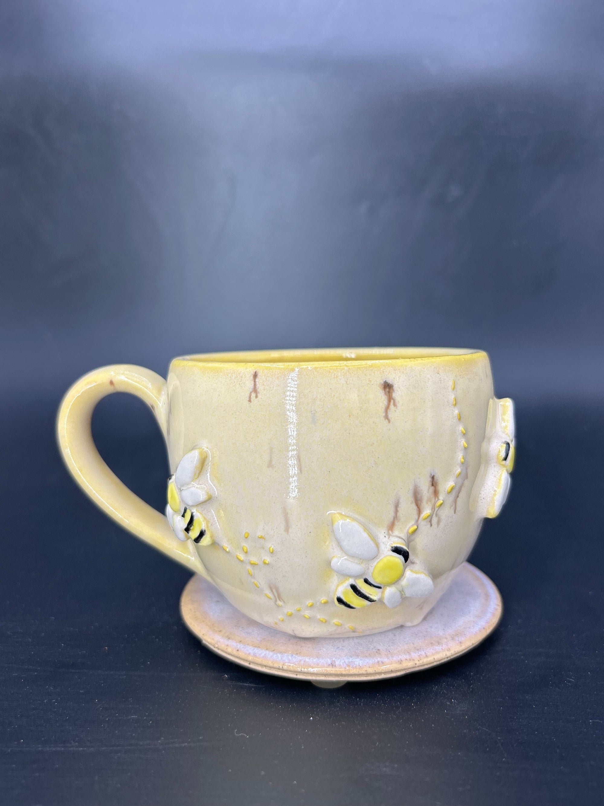 SMALL bee cup 5