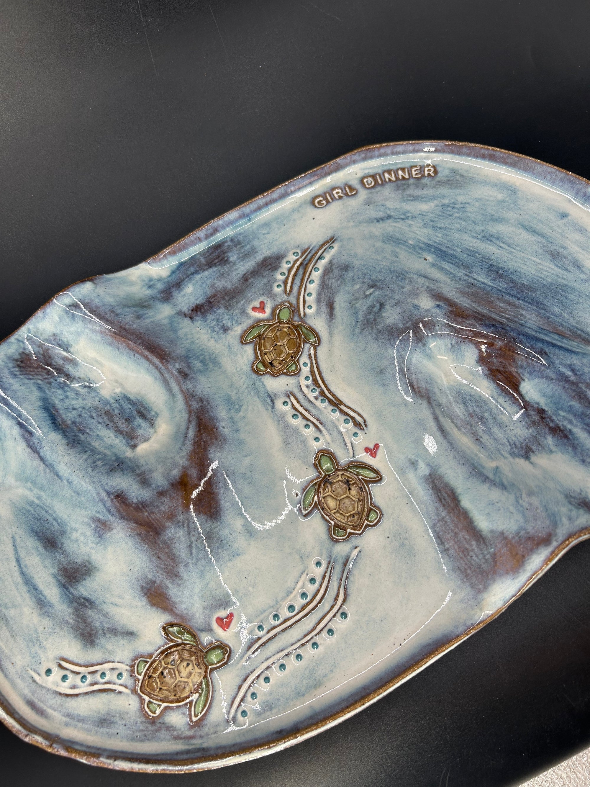NEW - IMPERFECT MEDIUM GIRL DINNER CHARCUTERIE BOARD - turtle coral