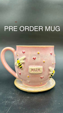 PRE ORDER MUG BEE / HEARTS - MADE TO ORDER