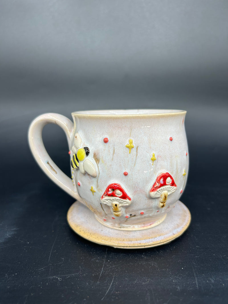 IMPERFECT MEDIUM mushroom / bee mug