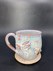 MEDIUM bee / dragonfly mug is 9