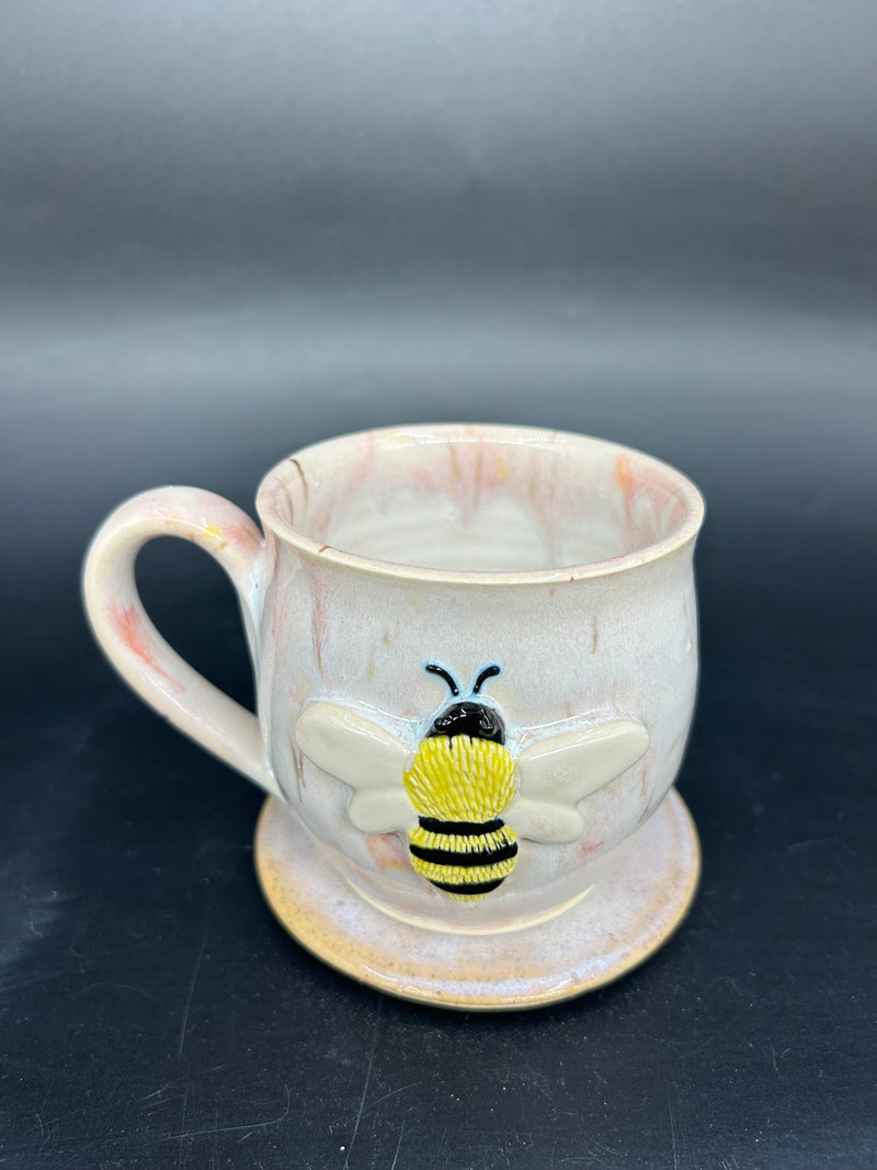 MEDIUM bee mug 16