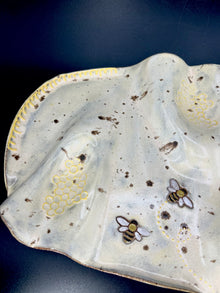 NEW - LARGE CHARCUTERIE BOARD - bees/honeycomb