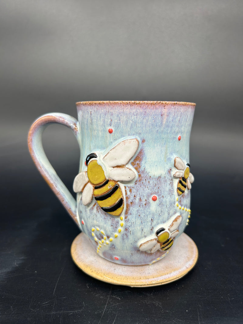 LARGE bee mug 1