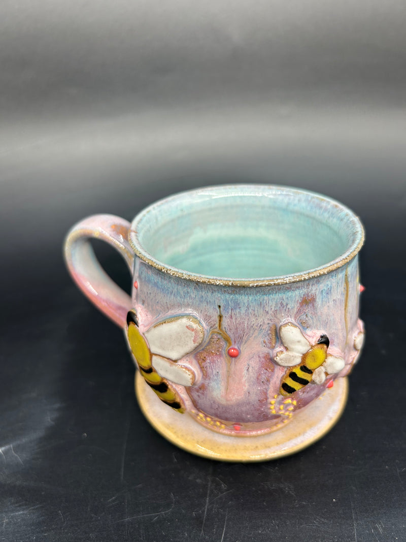MEDIUM bee mug 2