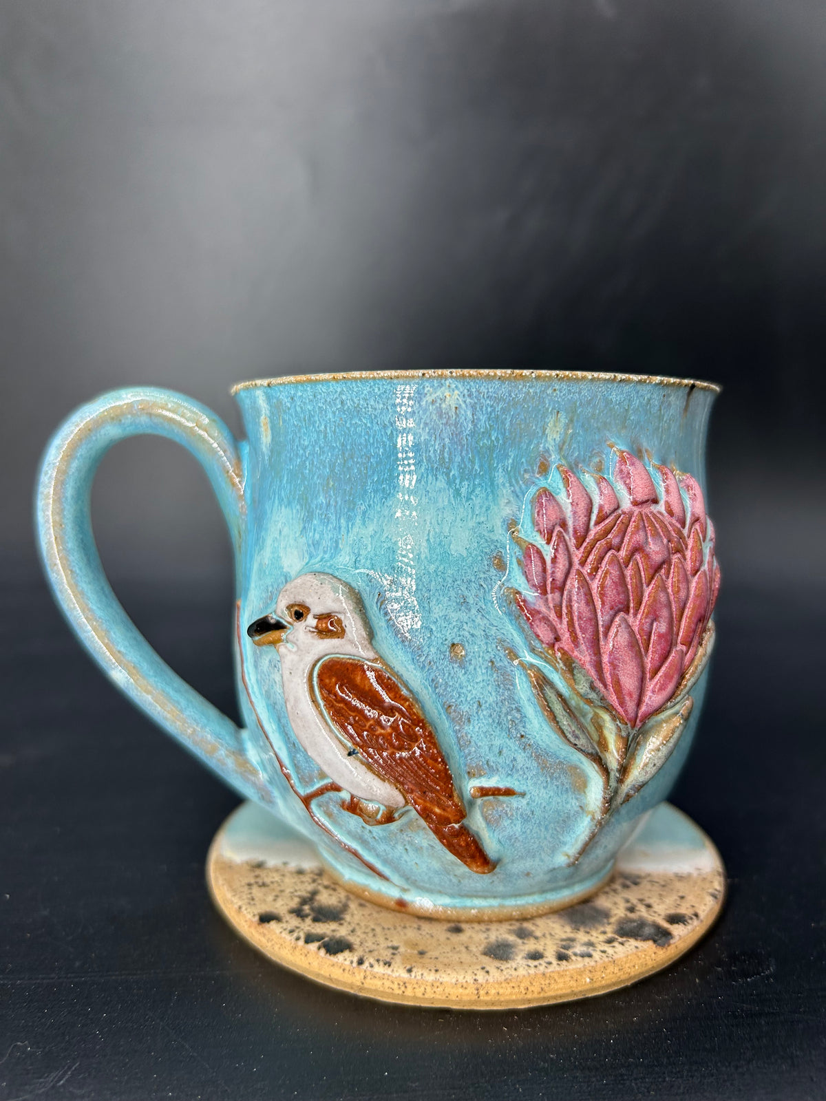 MEDIUM Australian kookaburra / protea flower mug 9
