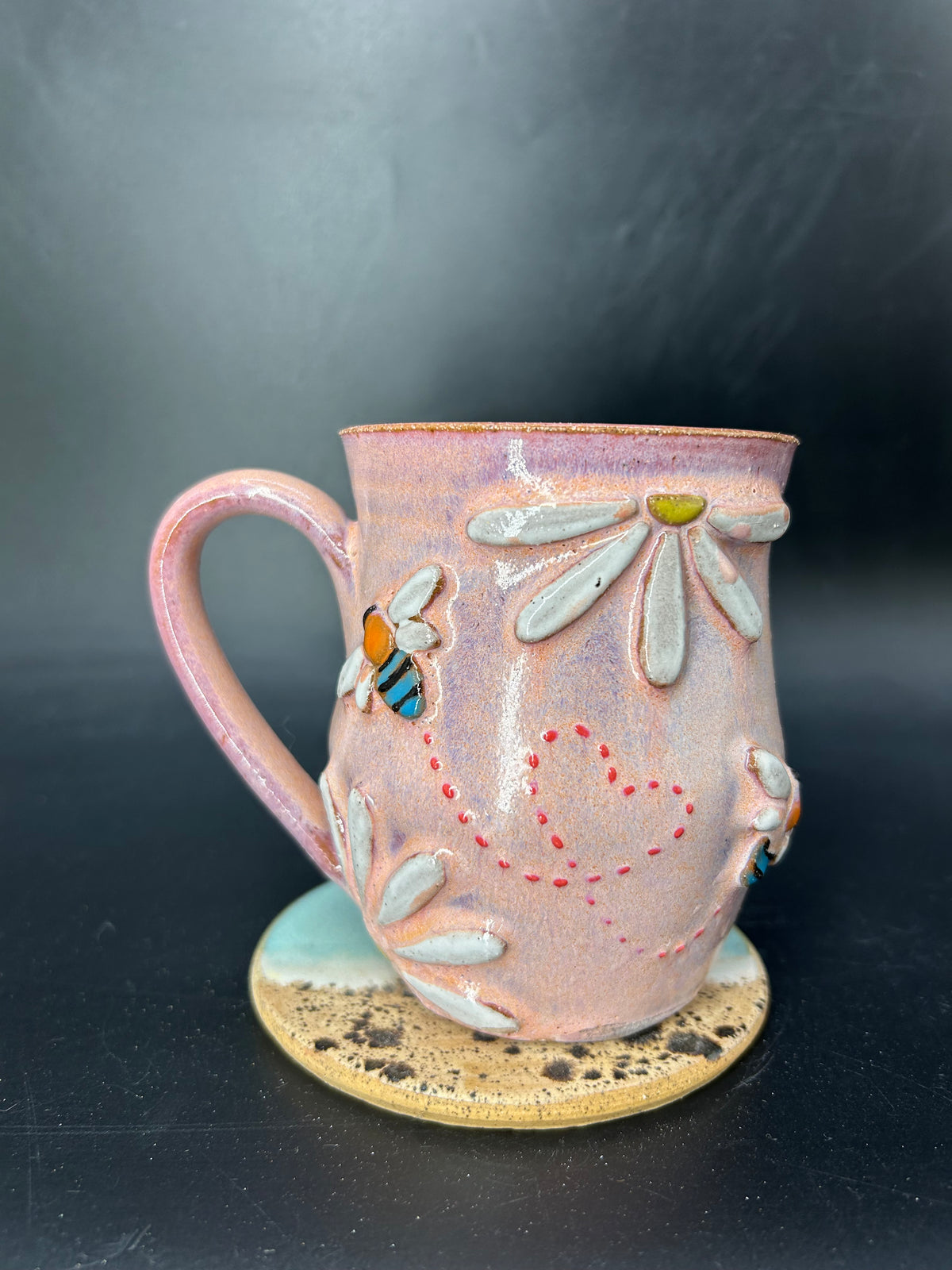 IMPERFECT- bee / daisy flower mug