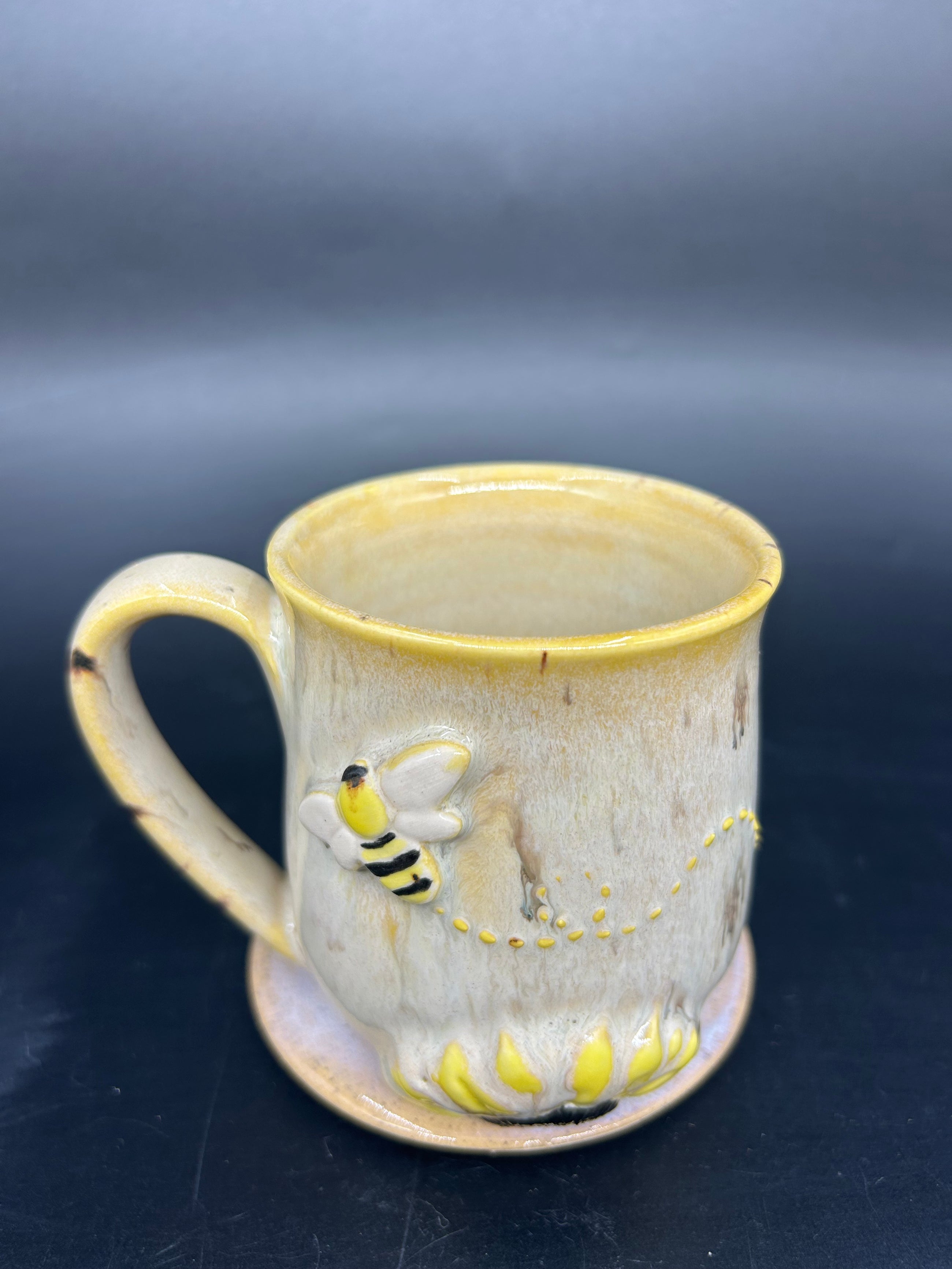 MEDIUM bee mug 3