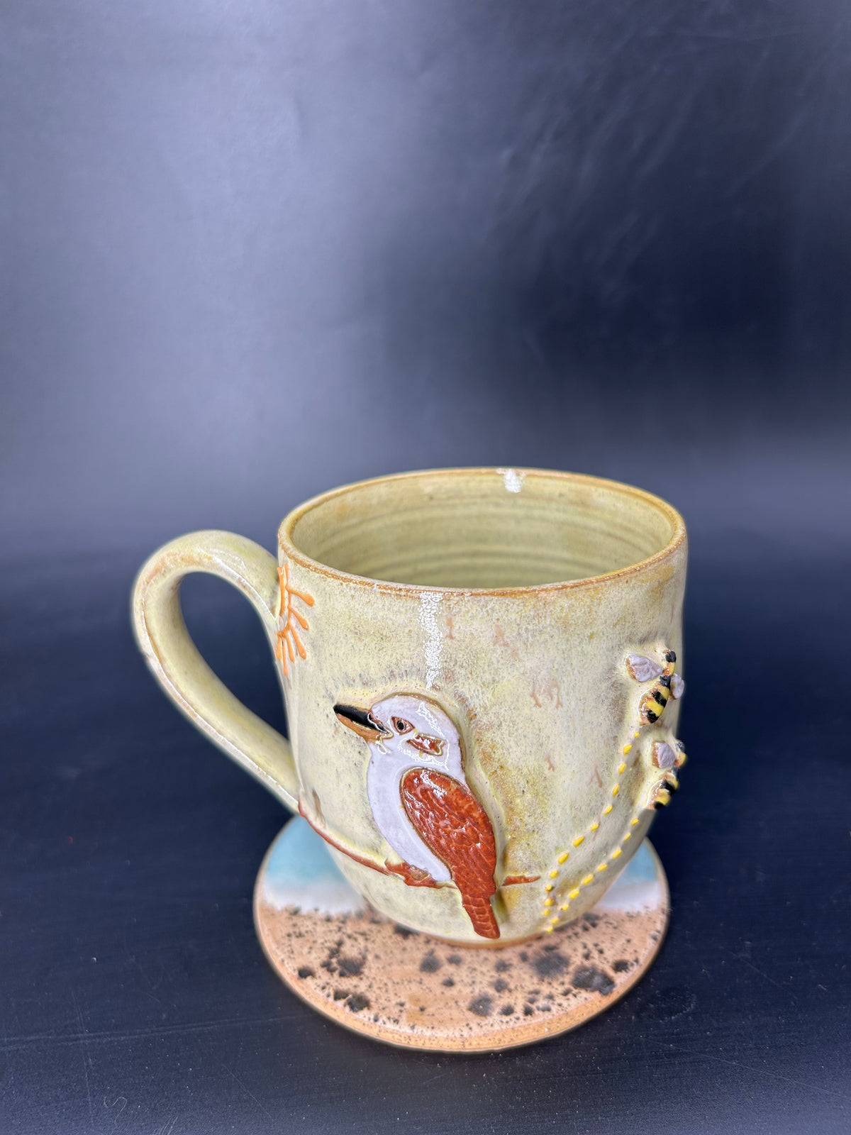 MEDIUM Australian kookaburra/ bee mug 13