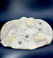 NEW - LARGE CHARCUTERIE BOARD - bees/honeycomb