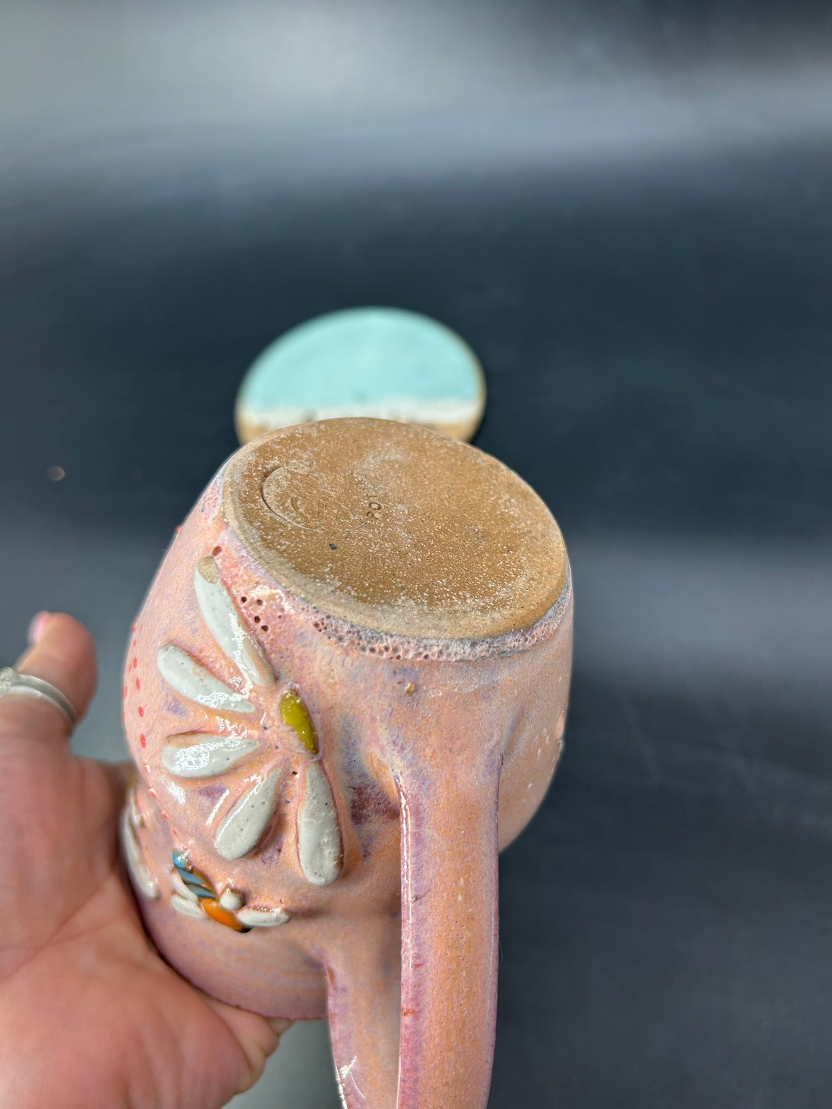 IMPERFECT- bee / daisy flower mug