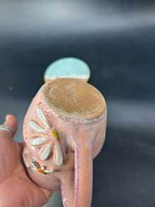 IMPERFECT- bee / daisy flower mug