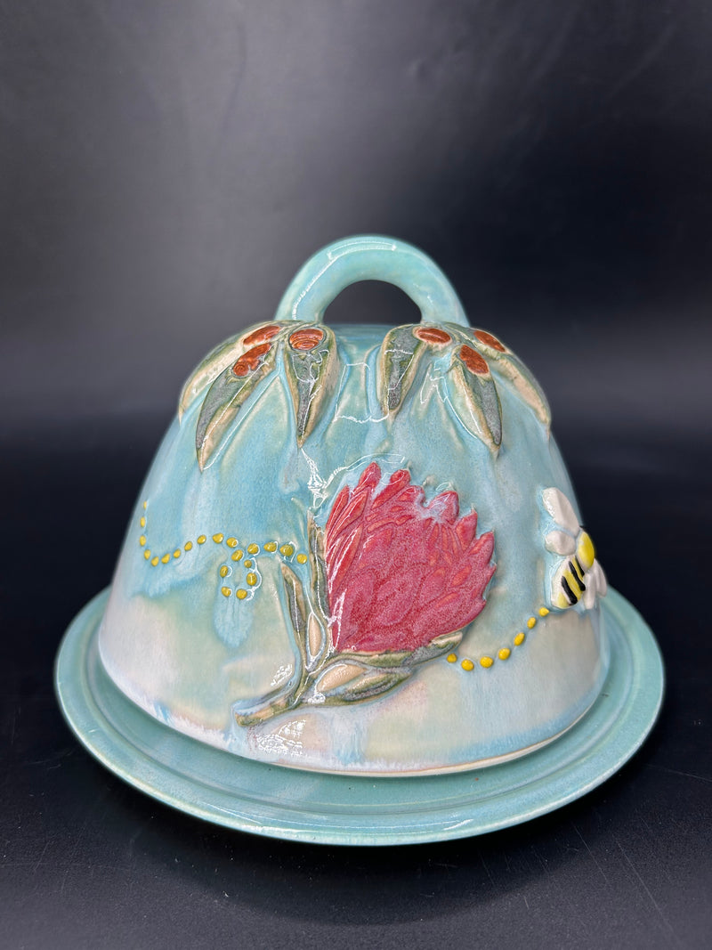 IMPERFECT - protea / bee BUTTERDISH