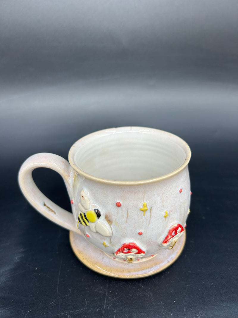 IMPERFECT MEDIUM mushroom / bee mug