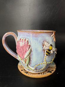MEDIUM - Banksia / Bee Mig 002