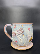 MEDIUM bee / dragonfly mug is 9