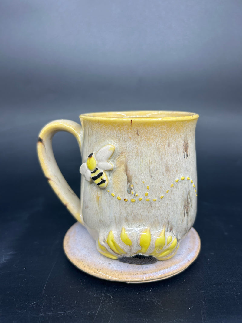 MEDIUM bee mug 3