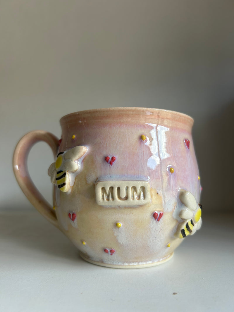 MEDIUM Bee Mum mug