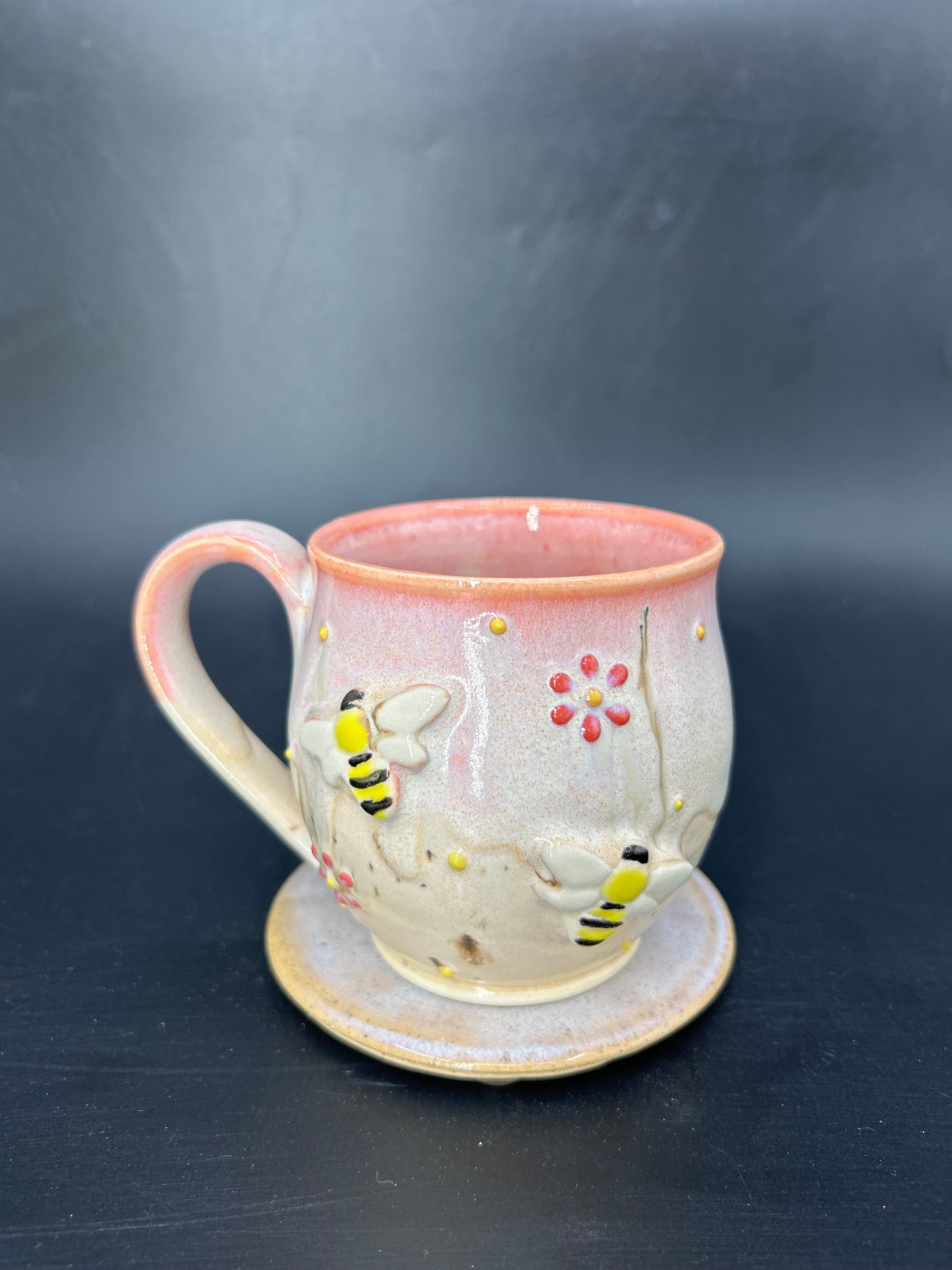 MEDIUM Bee mug 2