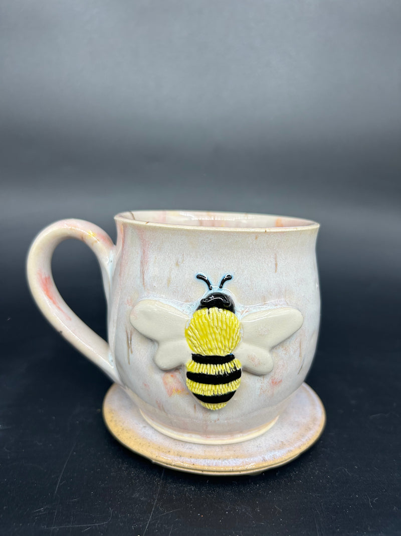 MEDIUM bee mug 16