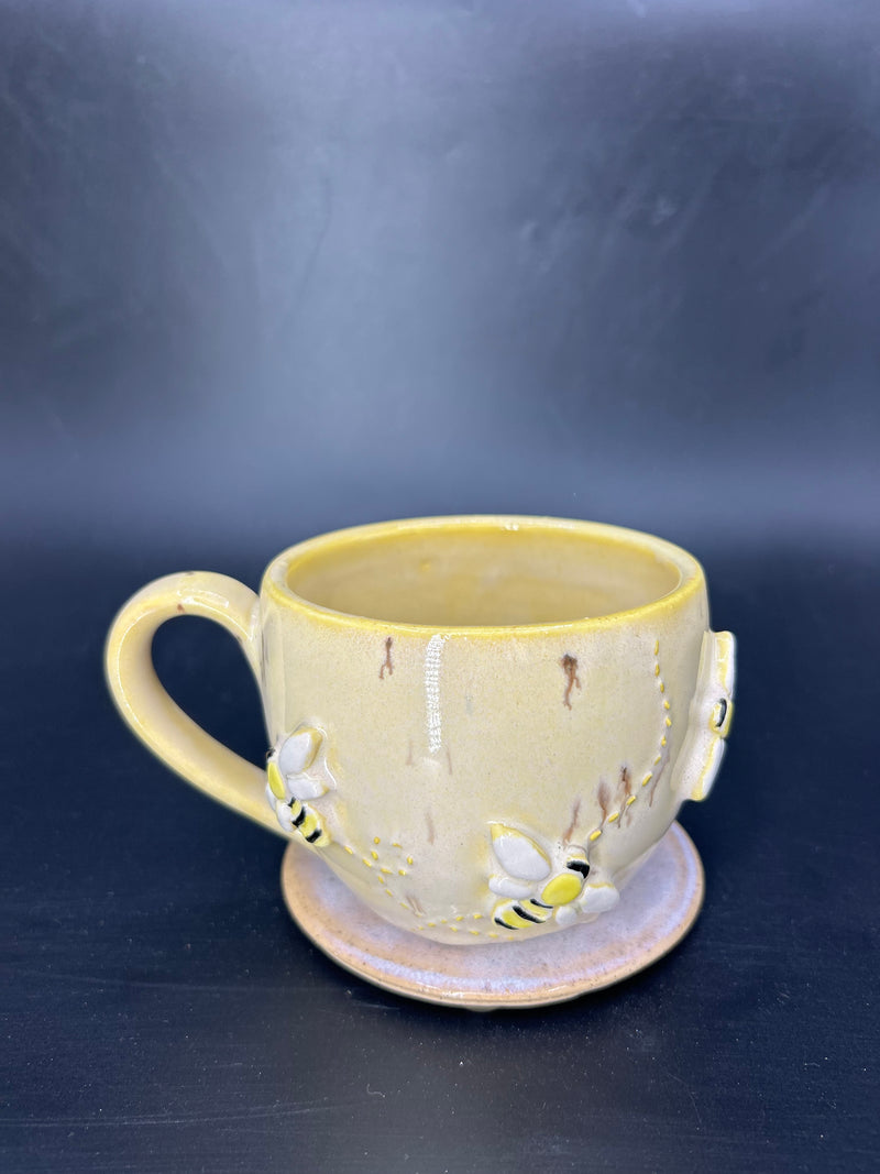 SMALL bee cup 5