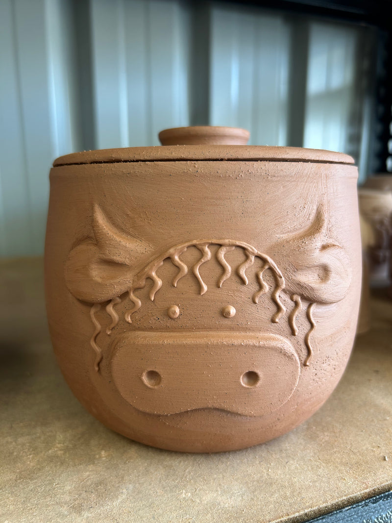 Highland laundry canister